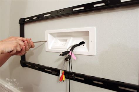 wall mounted flatscreen cable wiring